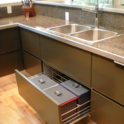 Aluminium Küche eternal von IMDesign in smoke grau Unterschränke Aufteilung