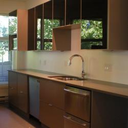 grey lower cabinets with high-gloss black upper cabinets in Victoria BC
