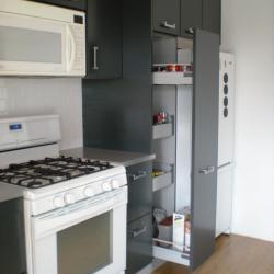 schadstofffreie nachhaltige Aluminiumküche - eternAL in Kohlegrau, modern und  simple bei IMDesign
