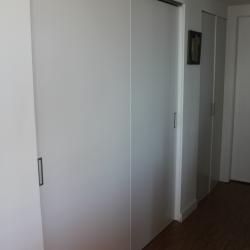 Puertas armario correderas sostenibles non-toxic de aluminio blanco y gris